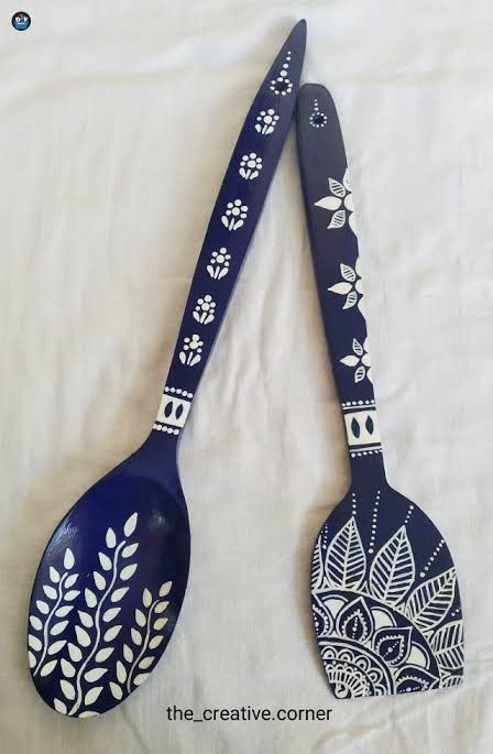 Wood Spoon Painting, Painting On Wooden Spoon, Painted Wooden Spoons Ideas, Ladle Painting, Wooden Spatula Painting, Wooden Spoon Painting, Wooden Spoon Art, Painted Wooden Spoons, Spoon Painting