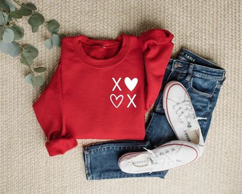 Valentines Day Sweatshirt, Valentine Day Shirt for Teachers, Valentines Sweater, Love Shirt, Xoxo Sw Valentines Sweater, Valentines Day Sweatshirt, Plus Size Pullover, Valentines Day Love, Alternative Apparel, Valentine Love, Valentine Shirt, Valentine T Shirts, Valentines Outfits