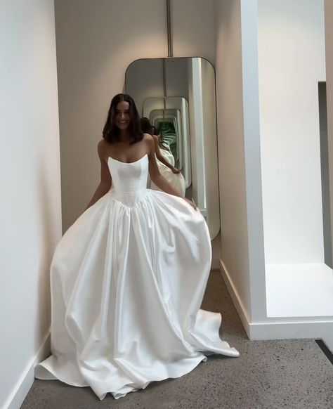 Thick Strapped Wedding Dress, Wedding Dress Big Bust Body Types Corset Top, Wedding Dresses Big Bow, Silk Strapless Wedding Dress With Boned Bodice, Wedding Dress Big Bust, Wedding Dress Huge Bow, Big Wedding Dresses, Cheer Poses, Big Bust