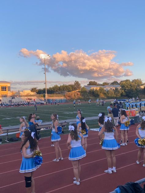 california high school football Junior Year High School Aesthetic, Usa High School, High School Study, California High School, Year Aesthetic, Florida High School, Schools In America, Silly Funny, School Goals