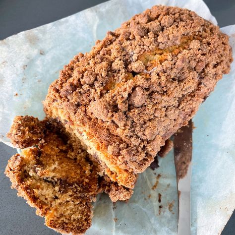 Starbucks Cinnamon Coffee Cake, Starbucks Loaf Recipe, Coffee Loaf Cake Recipes, Coffee Cake Loaf Recipes, Starbucks Bread Recipes, Coffee Cake Loaf Pan, Coffee Cake Bread Machine, Starbucks Coffee Cake, Bread Machine Coffee Cake