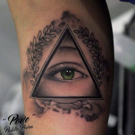 Ojo Iluminati Body Art Tattoos, Polynesian Tattoo, Triangle Tattoo, Tatting, Body Art, Tattoos, Quick Saves, Art