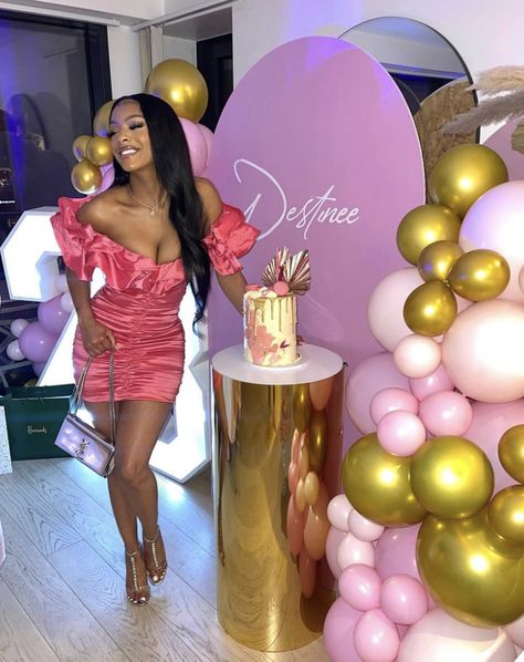 M2VK🤍 Birthday Party Dress #fashion #blackgirlmagic #birthdayparty #nightoutdresses Dress 18th Birthday, Birthday Outfit Dress, 18th Birthday Outfit, Little Pink Dress, Homecoming Dresses Tight Black, 21st Birthday Photoshoot, Homecoming Dresses Short Tight, Hoco Dresses Short, Birthday Fits