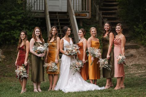 Summer Camp Wedding Bridesmaids, Summer Camp Wedding Dress, Summer Camp Wedding Theme, Camping Wedding Theme, Campsite Wedding, Marriage Blessing, Dark Green Bridesmaid Dress, Summer Camp Wedding, Honey Photography