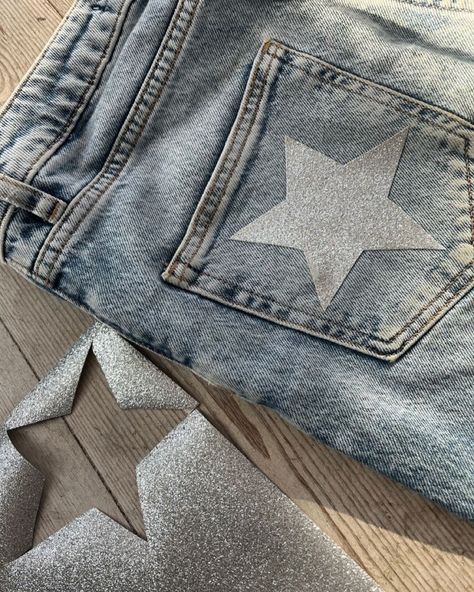 she’s a star 🤌🏻 Pants With Stars On The Back, Jeans With Stars On Back Pocket, Star Jeans Outfit, Redesign Clothes Diy, Redesign Clothes, Dressing Table Mirror Design, Hslot Outfit Ideas, Pants Diy, Diy Pants