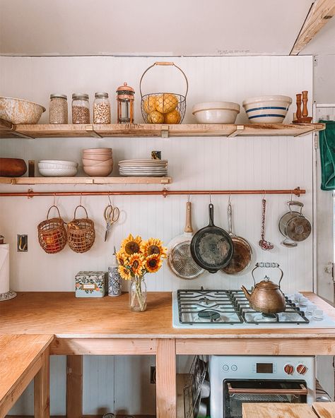 Diy Hanging Dish Rack, Copper Rod Kitchen, Kitchen Hanging Bar, Hanging Pans Kitchen, Hanging Rod In Kitchen, Kitchen Hanging Rails, Hanging Copper Pots In Kitchen, Hanging Pans In Kitchen, Kitchen Hanging Shelves