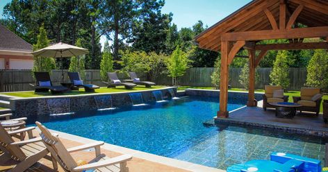 L-shaped pool with waterfall - Trendir Pools Design, Backyard Pool Design, Kleiner Pool Design, Inground Pool Designs, Small Swimming Pools, Cool Swimming Pools, Small Pool Design, Backyard Pool Landscaping, Small Pools