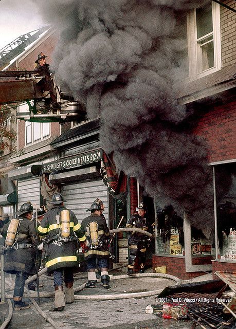 Vintage Fdny | Heavy Smoke | Flickr - Photo Sharing! Fire Building, Fdny Firefighters, Story Frame, Firefighter Training, Firefighter Paramedic, Firefighter Pictures, Firefighter Emt, Fire Life, Queens Nyc