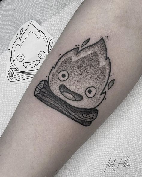 𝕶𝖔𝖉𝖎 𝕰𝖑𝖑𝖎𝖘 no Instagram: “Little baby calcifer for Vallie 🖤🙏🏼 thanks so much ⠀⠀⠀⠀⠀⠀⠀⠀⠀⠀⠀⠀⠀⠀⠀⠀⠀⠀⠀⠀⠀⠀⠀⠀⠀⠀⠀⠀⠀⠀⠀⠀⠀⠀⠀ ⠀⠀⠀⠀⠀⠀⠀⠀⠀⠀⠀⠀ ⠀⠀⠀⠀⠀⠀⠀⠀⠀⠀⠀⠀ ⠀⠀⠀⠀⠀⠀⠀⠀⠀⠀⠀⠀ ⠀⠀⠀⠀⠀⠀⠀⠀⠀⠀⠀⠀…” Miyazaki Tattoo, Tatuaje Studio Ghibli, Studio Ghibli Tattoo, Gamer Tattoos, Ghibli Tattoo, Single Line Tattoo, Light Tattoo, One Piece Tattoos, Kawaii Tattoo