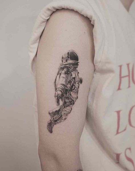 Astronaut Tattoos, Headphones Tattoo, Houston Tattoos, Astronaut Tattoo, Sketch Style Tattoos, Universe Tattoo, Tattoo Themes, Galaxy Tattoo, Geek Tattoo