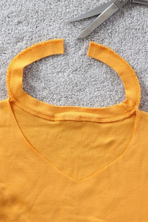 Alter Tee Shirt Neck, Making Tshirt Into V Neck, Cut Tshirt Diy Neckline V Neck, T Shirt Neckline Alteration, Diy Necklines, Making Tshirt, Cut Tshirt Diy, Sewing Alterations, Crew Neck Tshirt