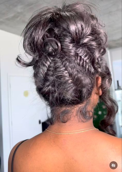 Messy Updo Braid, Fishtail Updo Black Women, Messy Updo With Braid, Fishtale Braid Black Women, Fish Tale Braids For Black Women, Fish Tail Hairstyles, Messy Updo Black Women, Messy Braid Bun, Fish Tail Braids