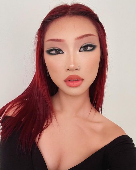 Red Eyebrows Makeup, Red Hair And Red Eyebrows, Red Eyebrow Makeup, Red Eyebrows, Fire Makeup, Dye Eyebrows, Makeup Stylist, Alternative Makeup, Cute Makeup Looks