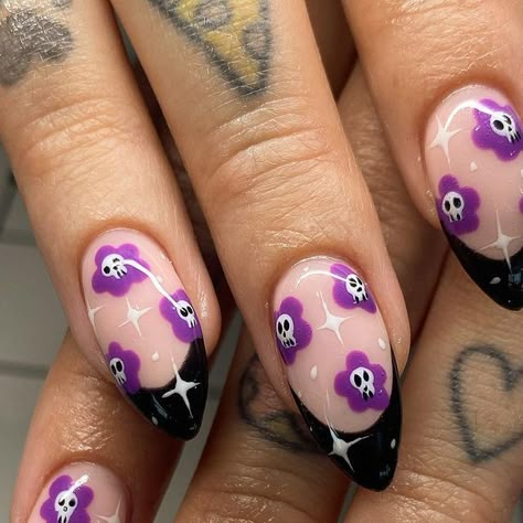 Skull French Tip Nails, Nails 2024 Halloween, Halloween Flower Nails, Skull Cherry Nails, Skull Flower Nails, Halloween Nail Art 2024, Summer Goth Nails, Emo Nail Ideas, Spooky Halloween Nails