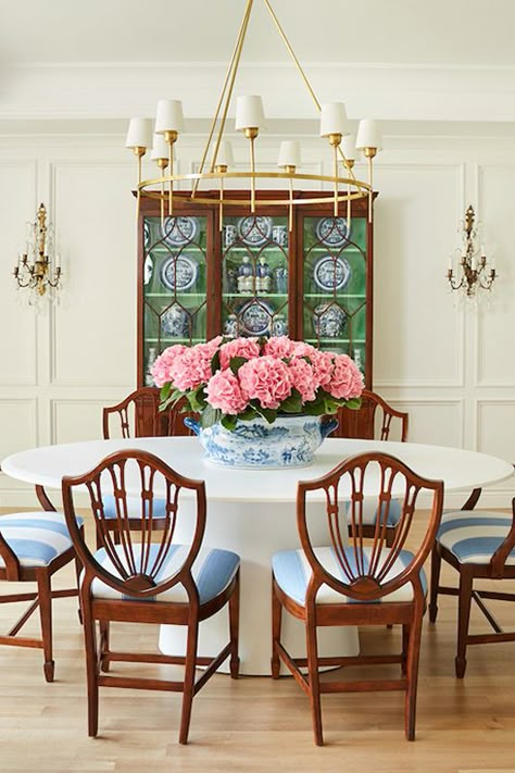 Pink Blue Green Dining Room, White Dining Room With Dark Furniture, Brown And Blue Dining Room, White Wall Dining Room, Dining Room No Windows, Square Dining Room, Pink Dining Rooms, Classic Dining Room, Traditional Dining Rooms