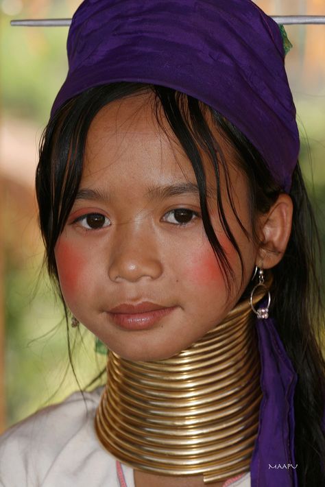 Girl With A Bronze Neck Ring!! Neck Rings, Inle Lake, Neck Ring, Body Modifications, African Culture, People Of The World, African Women, People Around The World, Cannes