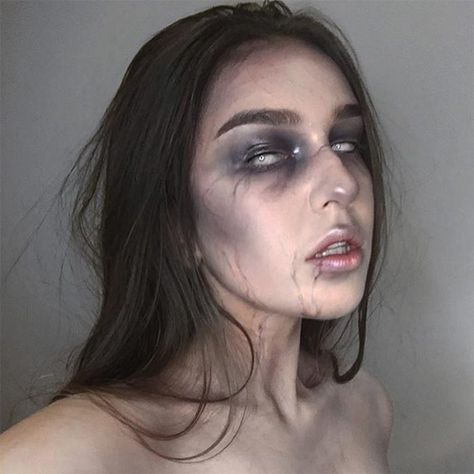 Zombie Girl Makeup, Halloween Nurse Makeup, Zombie Bride Makeup, Zombie Hair, Girl Halloween Makeup, Zombie Halloween Makeup, Creative Halloween Makeup, Zombie Prom, Dead Bride