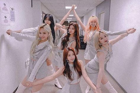 Everglow Aesthetic, Doing Your Best, Kpop Girl Bands, Aesthetic Kpop, Charli D Amelio, Kpop Guys, Blackpink Fashion, Kpop Aesthetic, Kpop Girl Groups