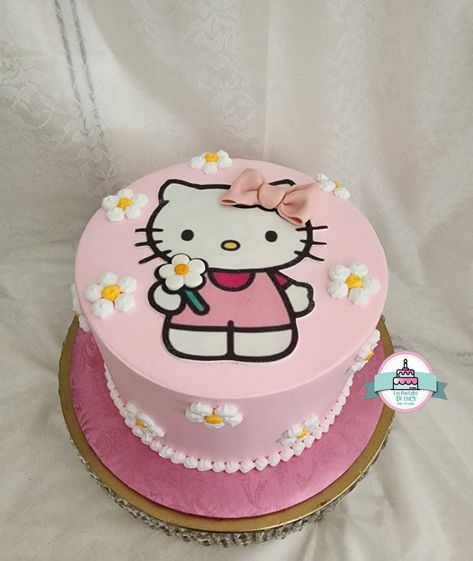 Hello Kitty Round Cake, Hello Kitty Cake Ideas Simple, Pastel Hello Kitty Aesthetic, Simple Hello Kitty Cake Design, Hello Kitty Bday Cake, Hello Kitty Birthday Party Ideas Cake, Hello Kitty Cake Birthday, Hello Kitty Theme Cake, Hello Kitty Cake Ideas