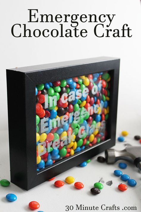 Put some thought into your gift of cash and make it fun. This in case of emergency break glass frame is a fun unique way to give cash that they will love! Associate Appreciation, Emergency Chocolate, Chocolate Craft, Baking Crafts, Chocolate Crafts, Diy Gifts For Kids, Picture Boxes, Diy Presents, Navidad Diy