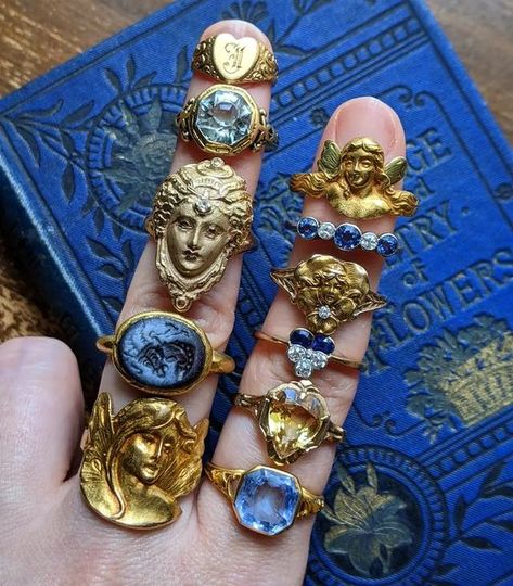 Artistic Wedding Rings, Vintage Rings Antiques, Different Rings, Gold Vintage Jewelry, Vintage Trinkets, Lots Of Jewelry, Ring Aesthetic, Eclectic Jewelry, Antique Aesthetic