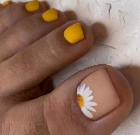 Pedicure Ideas Shellac, Mexican Pedicure Designs, Pedicure Sunflower Design, Jell Manicure Ideas, Nails For Trip To Greece, Toenail Nail Art, Bright Toenails For Summer, Pedi Ideas Toenails, Cute Summer Toenails