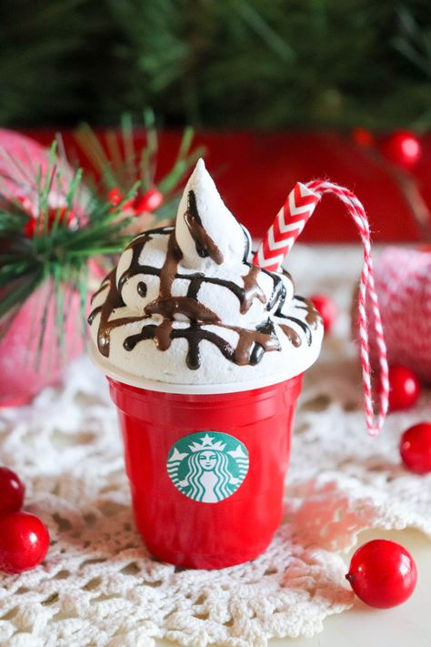 Best Christmas Punch Recipe, Starbucks Crafts, Hot Cocoa Ornaments, Chocolate Ornament, Diy Starbucks, Diy Hot Chocolate, Christmas Punch Recipes, Dollar Store Christmas Crafts, Starbucks Diy