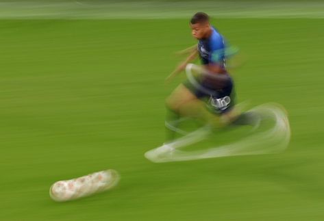 @robc71 on Instagram: “Catch me if you can. Kylian Mbappe of France runs with the ball during the World Cup Semi Final match against Belgium. . . . #kylianmbappe…” World Cup Semi Final, World Cup Russia 2018, Fifa Football, Kylian Mbappe, Joke Of The Day, World Cup 2018, Semi Final, How To Run Faster, Fifa World Cup