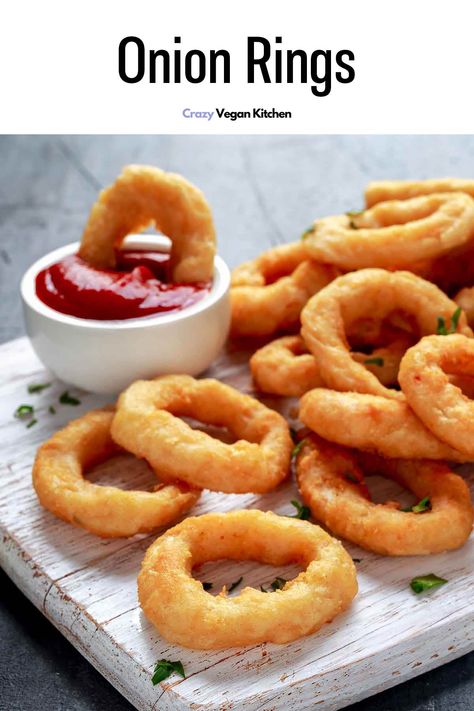 This recipe for classic fried onion rings uses a delightful combination of flavors, yielding a crispy exterior and tender onion on the inside! Moreover, its straightforward steps and minimal ingredients make it an effortless dish to prepare, ready to snack on in no time at all! Vegan Onion Rings, Fried Onion Rings, Crispy Onion Rings, Homemade Onion Rings, Flour Alternatives, Cooking Thermometer, Types Of Flour, Vidalia Onions, Vegan Sides