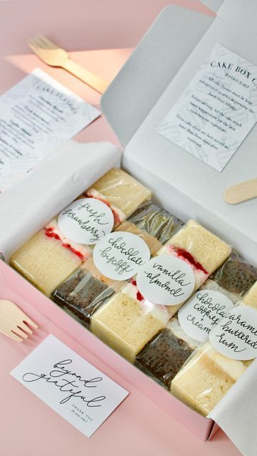 Cake Packaging Ideas Design, Wedding Cake Tasting Boxes, Cake Tasting Boxes, Cake Flavors List, Brownie Business, Different Cake Flavors, Cake Flavours, Wedding Cake Tasting, Bake Sale Packaging