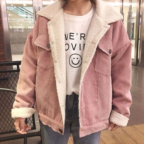 Dusty pink sherpa  Cc. torimellos Korean Fashion Trends, Pink Jacket, Mode Inspo, Style Women, Fashion Mode, Mode Inspiration, Seasonal Fashion, Audrey Hepburn, Outfits Casuales