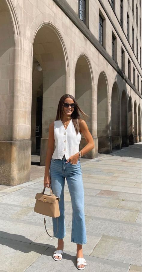 45+ Chic Vest Outfits & Sleeveless Blazer Looks to Wow Everyone - Jennysgou Waistcoat Outfit, Chique Outfit, European Summer Outfits, Europe Outfits, Outfit Chic, Italy Outfits, Moda Paris, Paris Outfits, Mode Casual