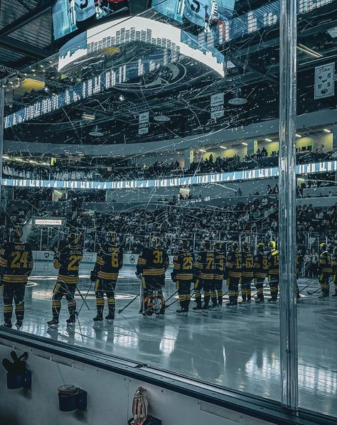 Umich hockey v Penn State 2/17/23 #sportsphotography #sports #photography #hockey #sportsphotographer #canon #nikon #photographer #hockeyphotography #sportsphoto #photooftheday #canonphotography #photo #actionphotography #sport #nikonphotography Sports Fan Aesthetic, Hockey Photographer Aesthetic, College Hockey Aesthetic, Umich Hockey Aesthetic, Ice Hockey Photography, Umich Aesthetic, Hockey Team Photos, Becka Mack, Hockey Stadium