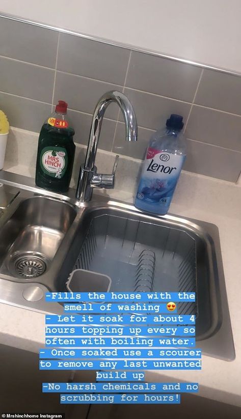 Mrs Hinch shares sink cleaning hack on Instagram Stories | Daily Mail Online Sink Cleaning, Clean Baking Pans, Mrs Hinch, Clean Kitchen Cabinets, Cleaning Inspiration, Cleaning Painted Walls, Glass Cooktop, Deep Cleaning Tips, Household Cleaning Tips