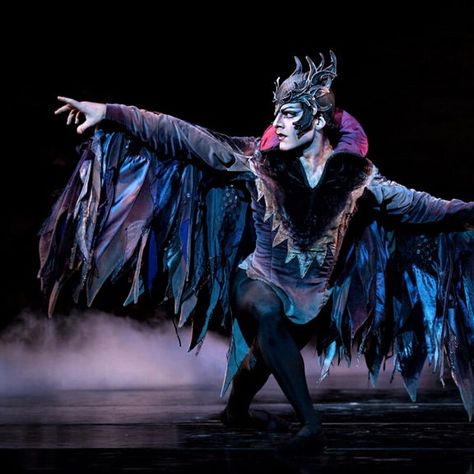 Bird Ballet Costume, Rothbart Swan Lake, Bohemian Goth, Dragon Bird, The Happy Prince, Theatre Scene, Bird Costume, Theatre Costumes, Stage Costume