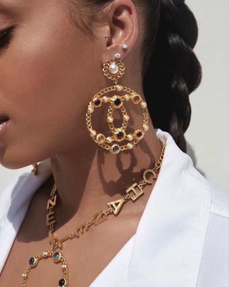 Lori Harvey Piercings, Back Dimple Piercing, Back Dimple, Cool Ear Piercing, Beauty Manifestation, Harvey Outfits, Girl Fashion Aesthetic, Dimple Piercing, Candy Bracelets