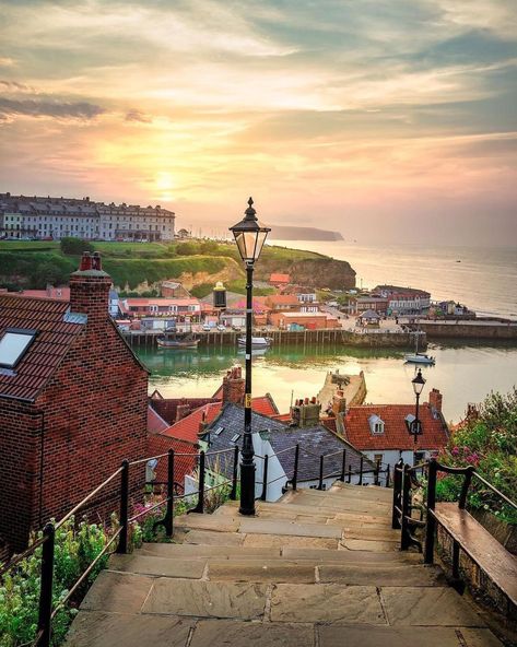 We LOVE England🇬🇧🏴󠁧󠁢󠁥󠁮󠁧󠁿 on Instagram: “🧡HAPPY YORKSHIRE DAY🧡 When I think of Yorkshire, I think of………….. Photo by @fayazey #weloveengland #photosofengland #photosofbritain…” Whitby England, Yorkshire Day, England Aesthetic, Flowers Quotes, Earth Photos, Coastal Towns, Yorkshire England, Uk Travel, Wales England