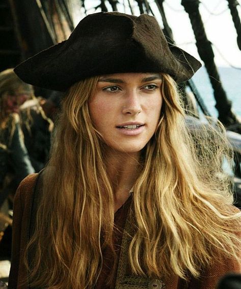 Keira Knightley Pirates, Elisabeth Swan, Kiera Knightly, Kaptan Jack Sparrow, Female Pirate Costume, Elizabeth Swann, Elizabeth Turner, Keira Knightly, Pirate Hat