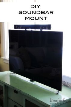 I love this idea for a DIY Soundbar Mount so the kids can't mess with it! Sound Bar Mounting Ideas, Diy Soundbar, Sound Bar Mount, Soundbar Tv, Tv Frames, Swivel Tv Stand, Under Tv, Tv Rack, Diy Tv Stand