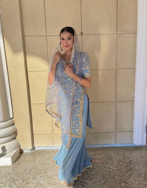 Punjabi Lengha Party Wear, Light Blue Punjabi Suit, Gurdwara Outfit, Gurdwara Suits, Punjabi Wedding Guest Outfit, Asian Fits, Simple Indian Suits, Indian Fits, Asian Dresses