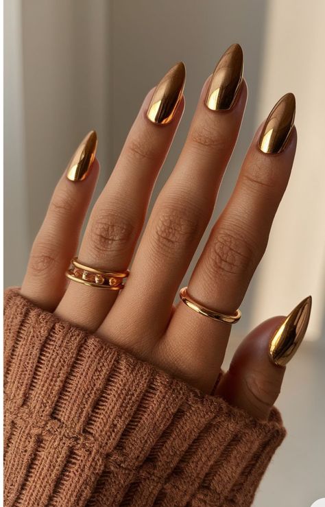 Bold Fall Nails, Minimalist Winter Nails, Gold Chrome Nails, Copper Nails, December Nails, Trendy Nail Art Designs, Leaf Patterns, Short Nails Art, Nail Colours