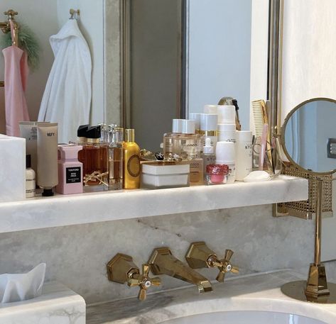 Tom Ford Rose Prick, Bathroom Inspo, Dream Apartment, Notting Hill, Beachwear For Women, American Express, My New Room, House Inspo, Health Wellness