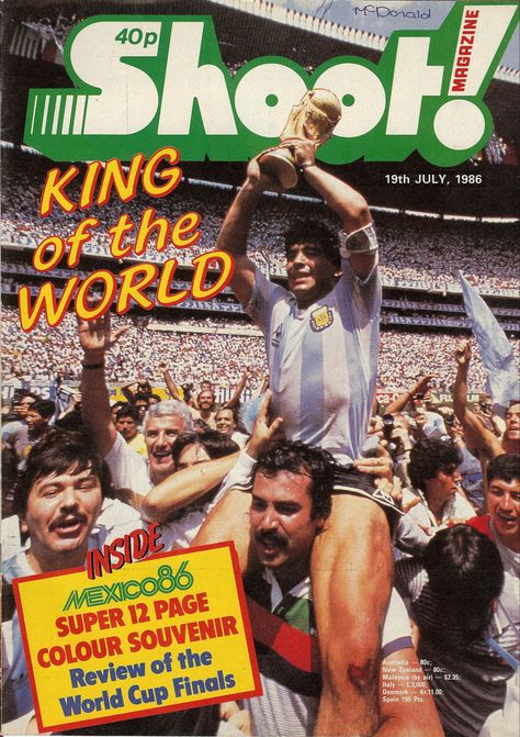 Sports Magazine Covers, Football Ads, Vintage Shoot, Football Books, English Football League, Football Images, Soccer Poster, Volleyball Outfits, Football Memorabilia