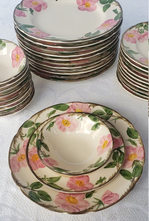 "This is a VINTAGE earthenware set by Franciscan. A very popular pattern called Desert Rose. These pieces are made in California, USA. In my research for information on this pattern I learned that this pattern has the title of being \" the most popular pattern ever made in America\". Today, even though the pattern is discontinued collectors are still looking to build on their sets, find replacements and start new collections. Produced between 1941 - 1984 this pattern is now discontinued. These a Desert Rose China Franciscan Ware, Vintage Flower Plates, Desert Rose Dishes, China Ware, Franciscan Ware, Dinner Ware, Franciscan Desert Rose, Vintage Dinner, Vintage Dishware