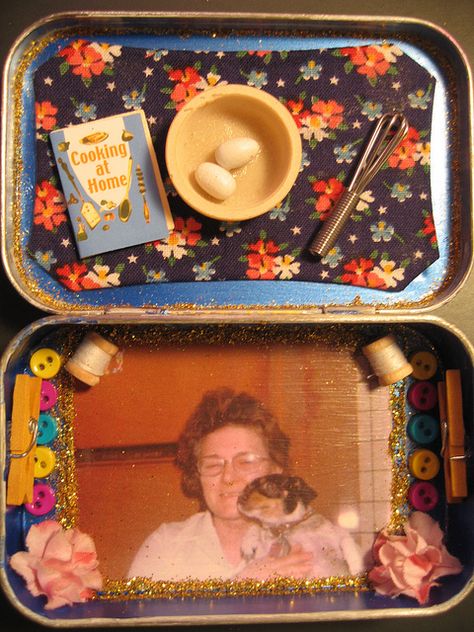 Altoid Tin Shrine, Shrines Box Diy, Altoid Shrine, Grandma Gifts Diy, Shrine Aesthetic, Tin Shrine, Mini Shrine, Pocket Altar, Mint Tin Crafts