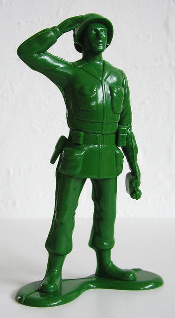 medicom vinyl collectible dolls: green army man | Flickr - Photo Sharing! Toy Story Soldiers, Toy Story Character, Aesthetic Vintage Outfits, Read Japanese, Army Men Toys, Dibujos Toy Story, Green Army Men, Plastic Army Men, Army Man