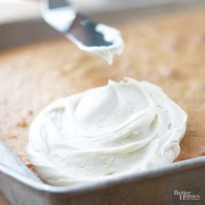 Give a little extra punch to your frosting with almond - added sweetness will make your recipe extra delicious!/ Diy Frosting, Homemade Frosting Recipes, Almond Frosting, How To Make Frosting, Homemade Frosting, Buttercream Frosting Recipe, Wedding Cake Flavors, Frozen Theme, Shark Party