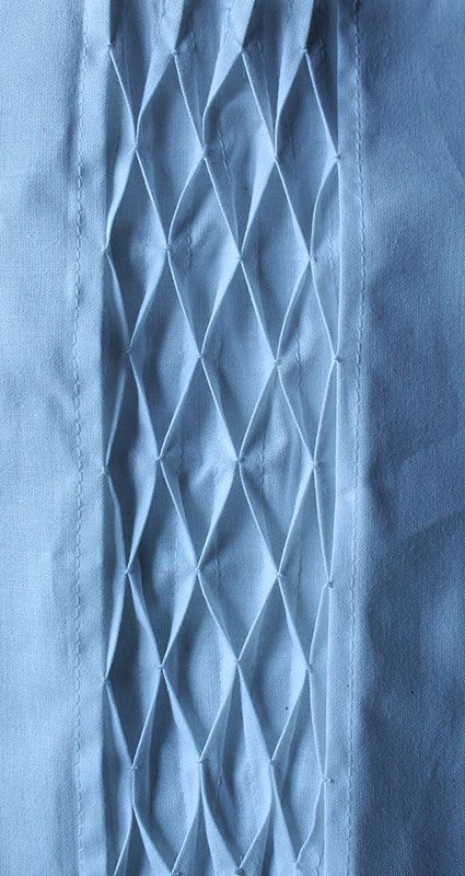 Pleats And Tucks, Manipulating Fabric, Fabric Manipulations, Canadian Smocking, Smocking Tutorial, Fabric Folding, Smocking Patterns, Origami Fashion, Fabric Origami