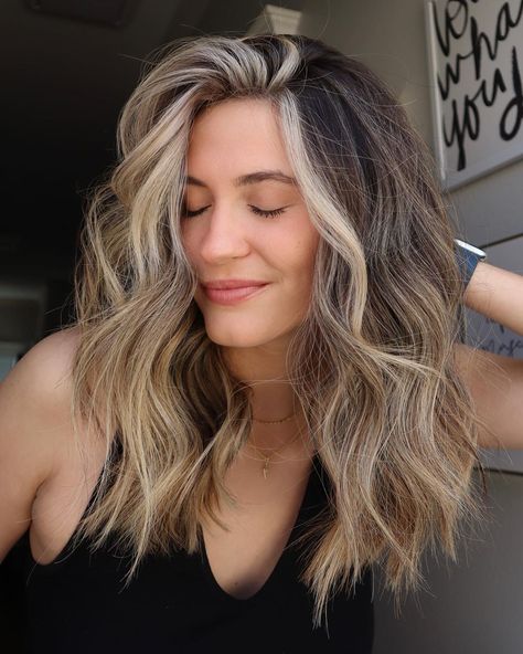 Brunette With Lived In Blonde, Money Piece Straight Hair Brunette, Bride Hair Color Highlights, Partial Highlight Money Pieces, Partial Balayage Brunettes Money Piece, New Mom Hair Color Ideas, Medium Length Hair Color Ideas Balayage, Ash Brown Hair Money Piece, Fall Blonde With Money Piece