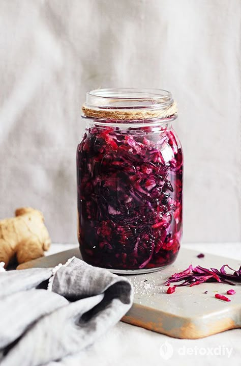 In this beet and red cabbage sauerkraut you’ll get the amazing probiotic properties of fermented cabbage with the added benefit of the powerful antioxidants contained in beets. Red Cabbage Sauerkraut, Fermented Veggies, Fermented Cabbage, Sauerkraut Recipes, Fermentation Recipes, Fermented Vegetables, Probiotic Foods, Pickling Recipes, Red Cabbage